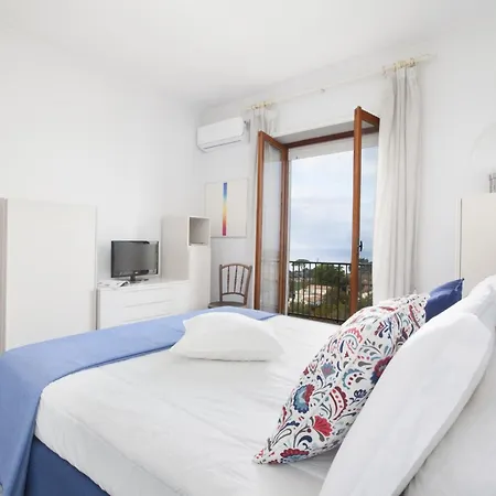 Estate4home- Maison Miramare