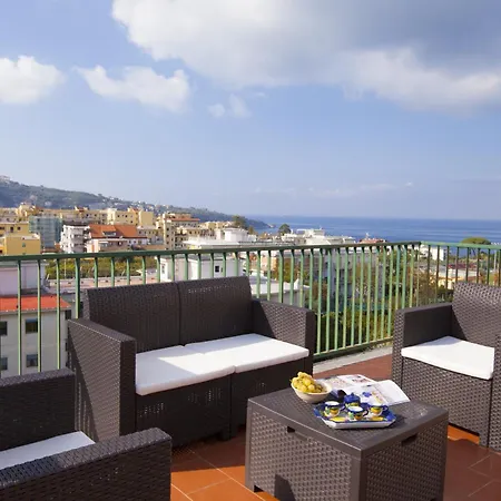 Estate4home- Maison Miramare Апартаменти *