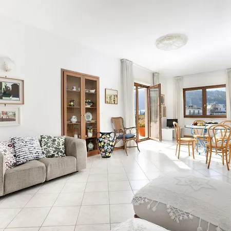 Appartamento Estate4home- Casa Miramare Sorrento